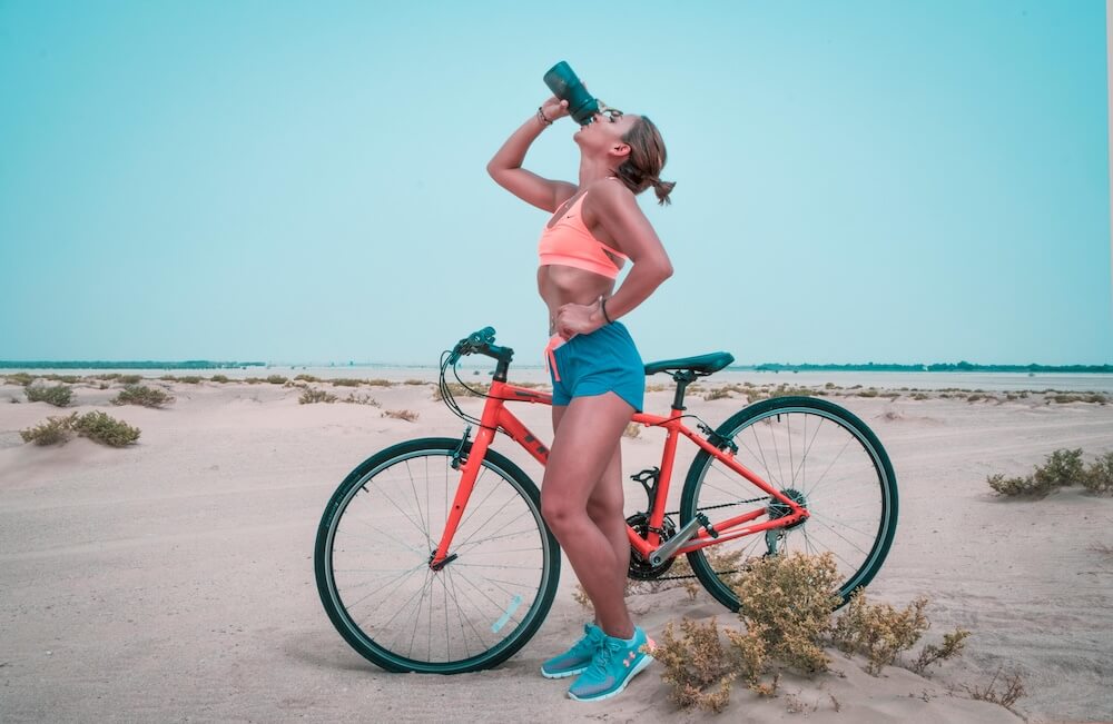 cyclist-drinking-electrolytes
